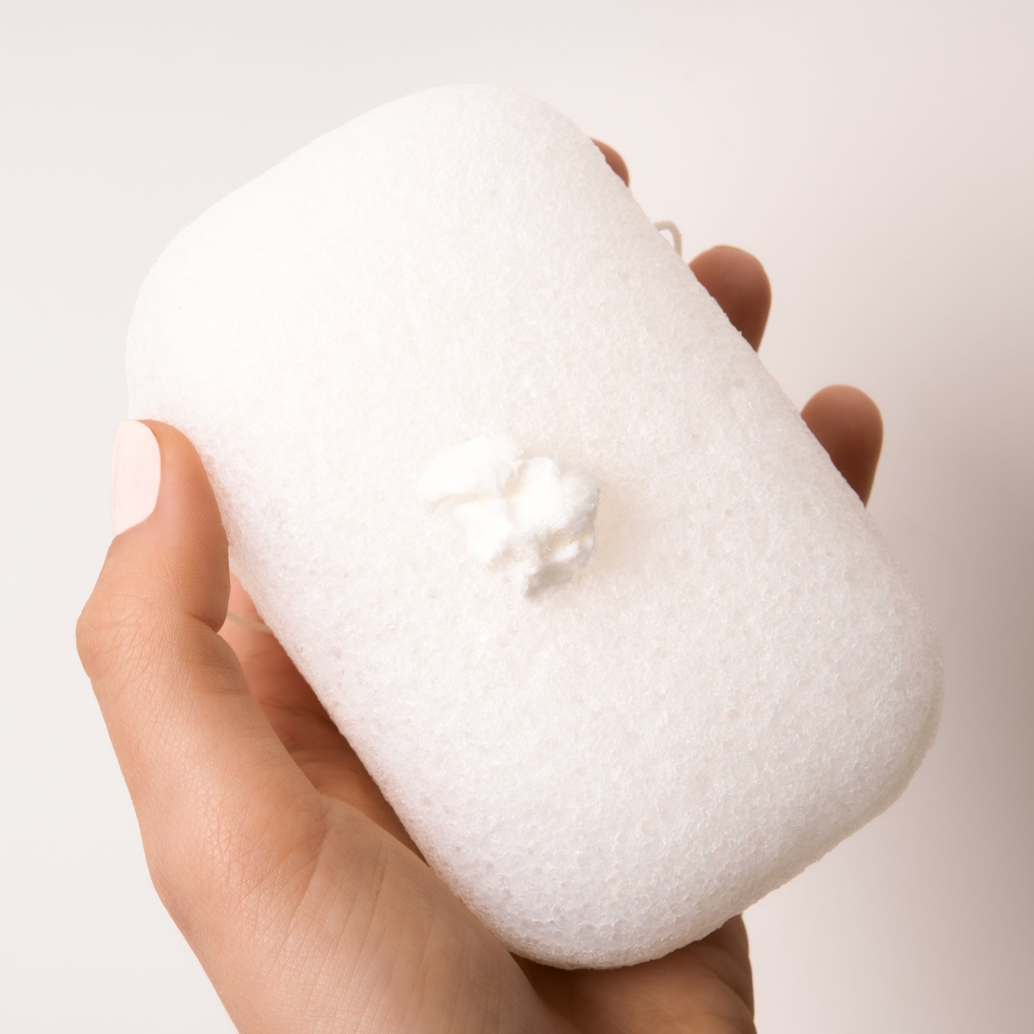 EVR_002_02122025_Website_TutorialPageImages_HowTo_BodyWash_4.jpg